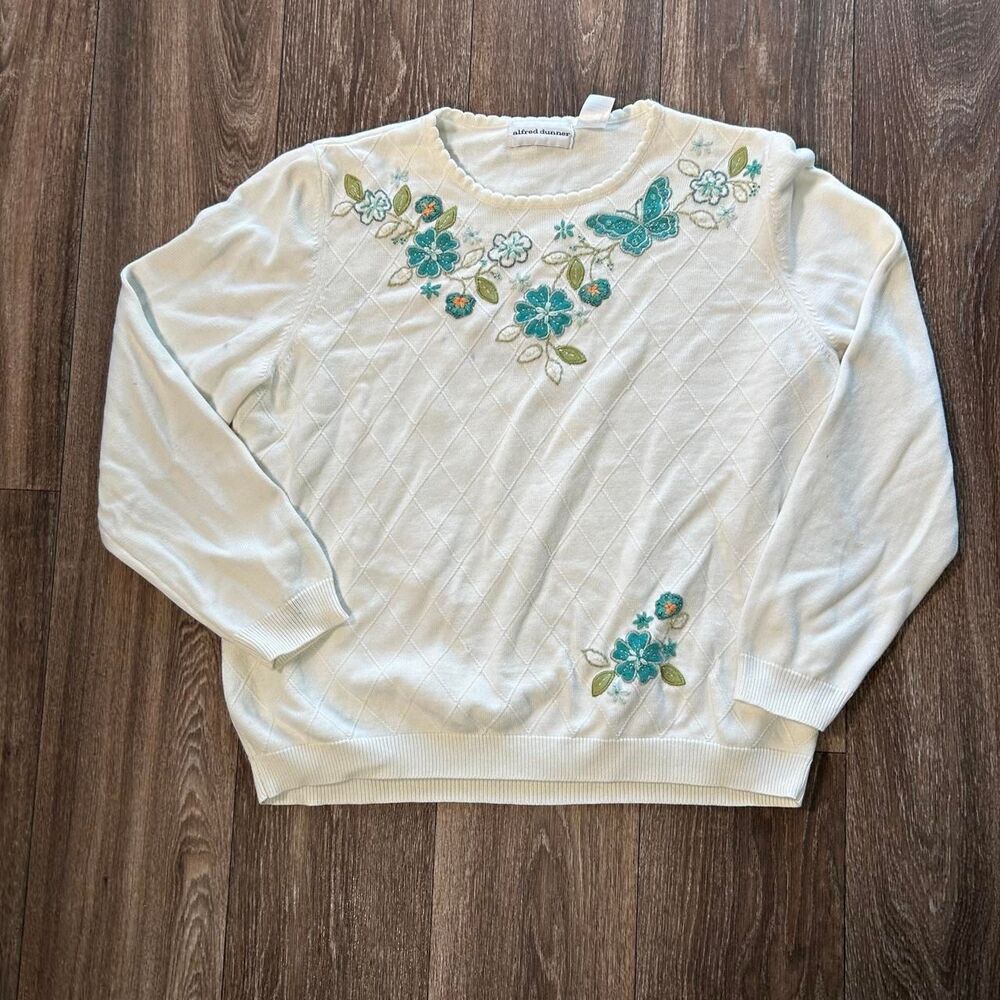Vintage Alfred Dunner Floral Embroidered Crewneck grandmacore